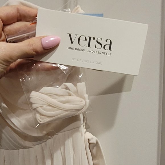 David's Bridal Versa Bridesmaids Convertible Mesh Dress, Size 2, Unaltered - Picture 3 of 4